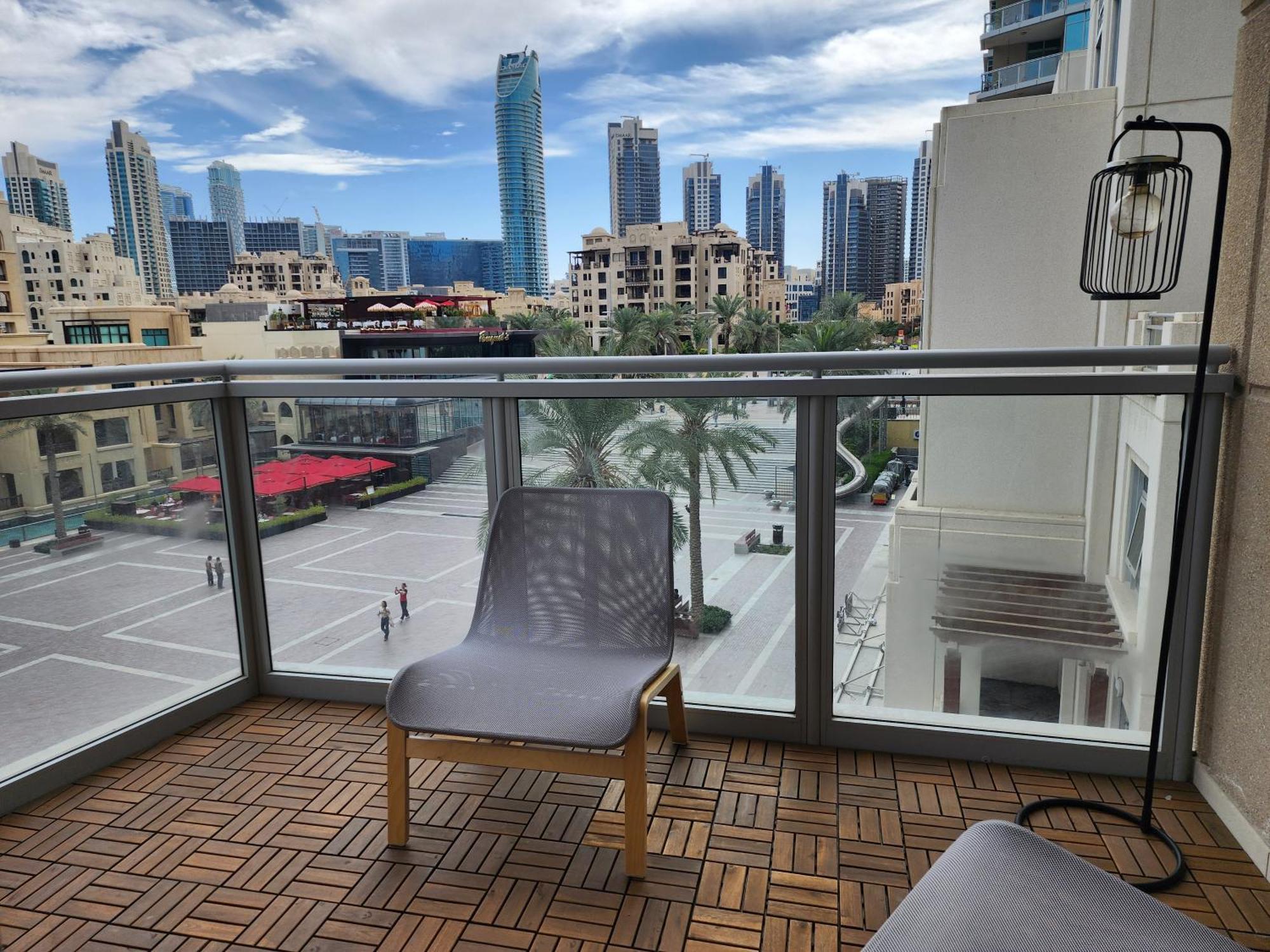 Апартаменти Downtown Oasis, Burj Khalifa Views, Luxury Amenities Дубай Екстер'єр фото