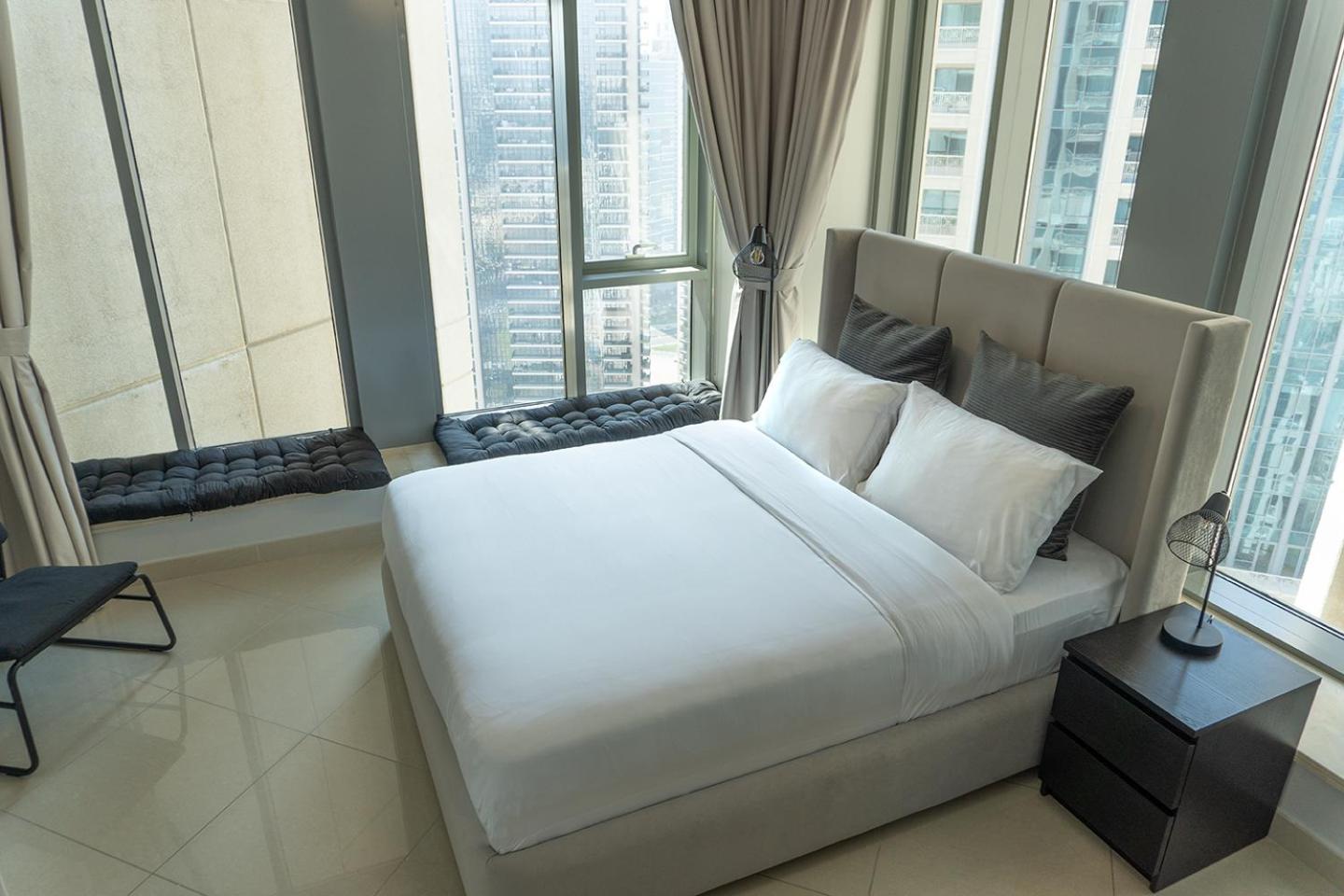 Апартаменти Downtown Oasis, Burj Khalifa Views, Luxury Amenities Дубай Екстер'єр фото