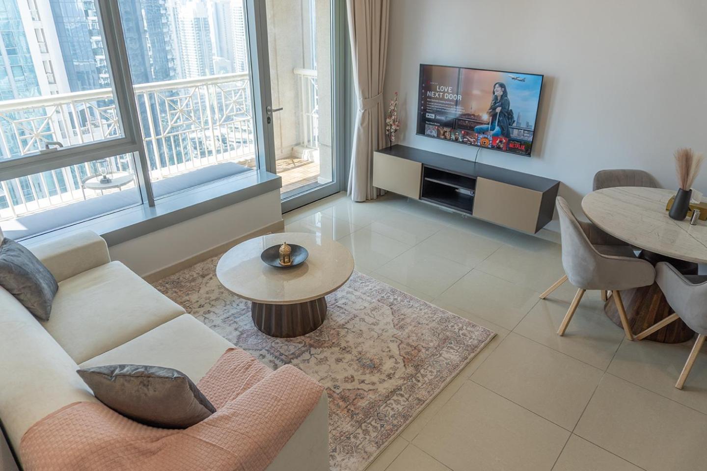Апартаменти Downtown Oasis, Burj Khalifa Views, Luxury Amenities Дубай Екстер'єр фото